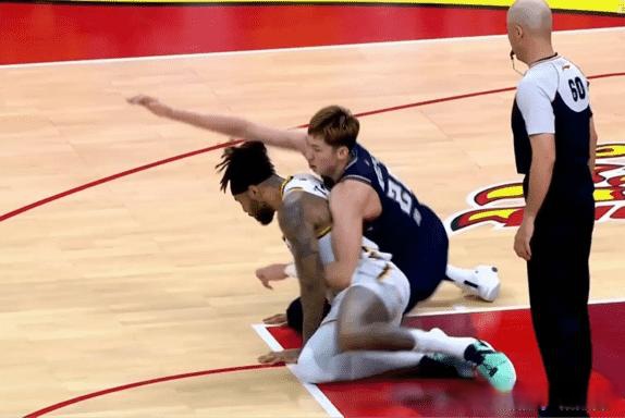 爱游戏官方网站-包含今年季后赛比赛最激烈的五场比赛都有哪些？的词条