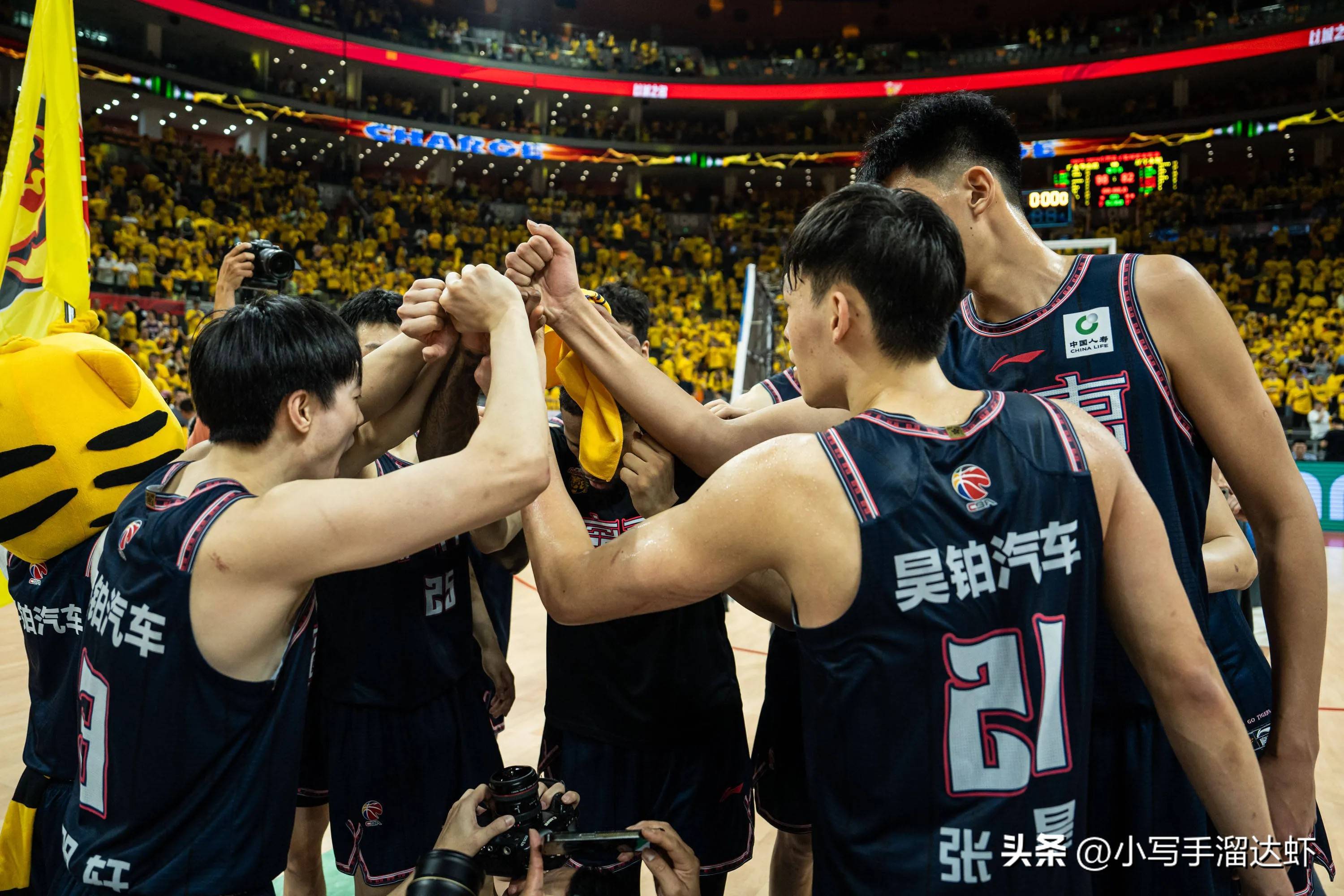 包含今年季后赛比赛最激烈的五场比赛都有哪些？的词条