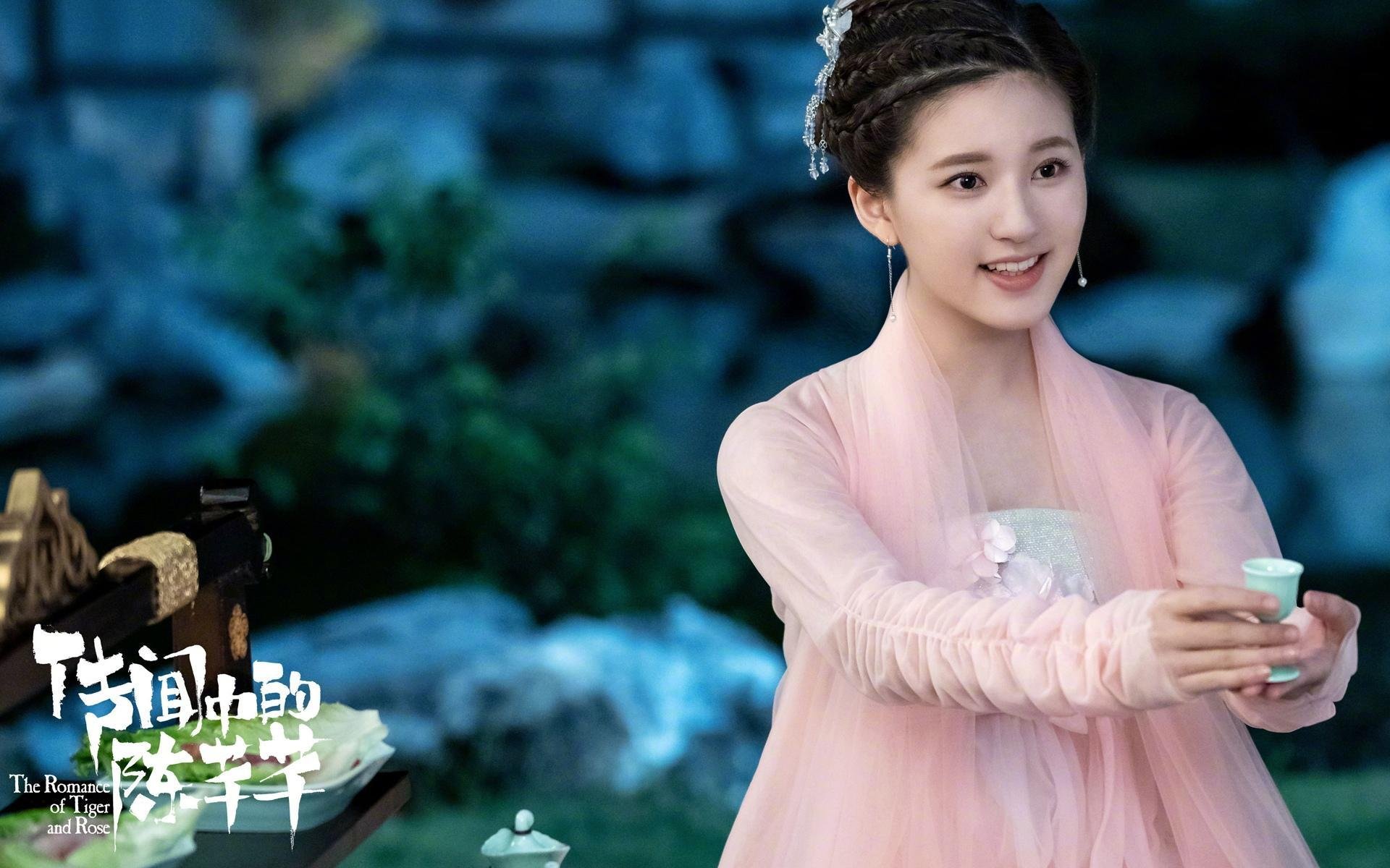 _极光下的骑行之旅：追随色彩的速度美学_，看极光旅行