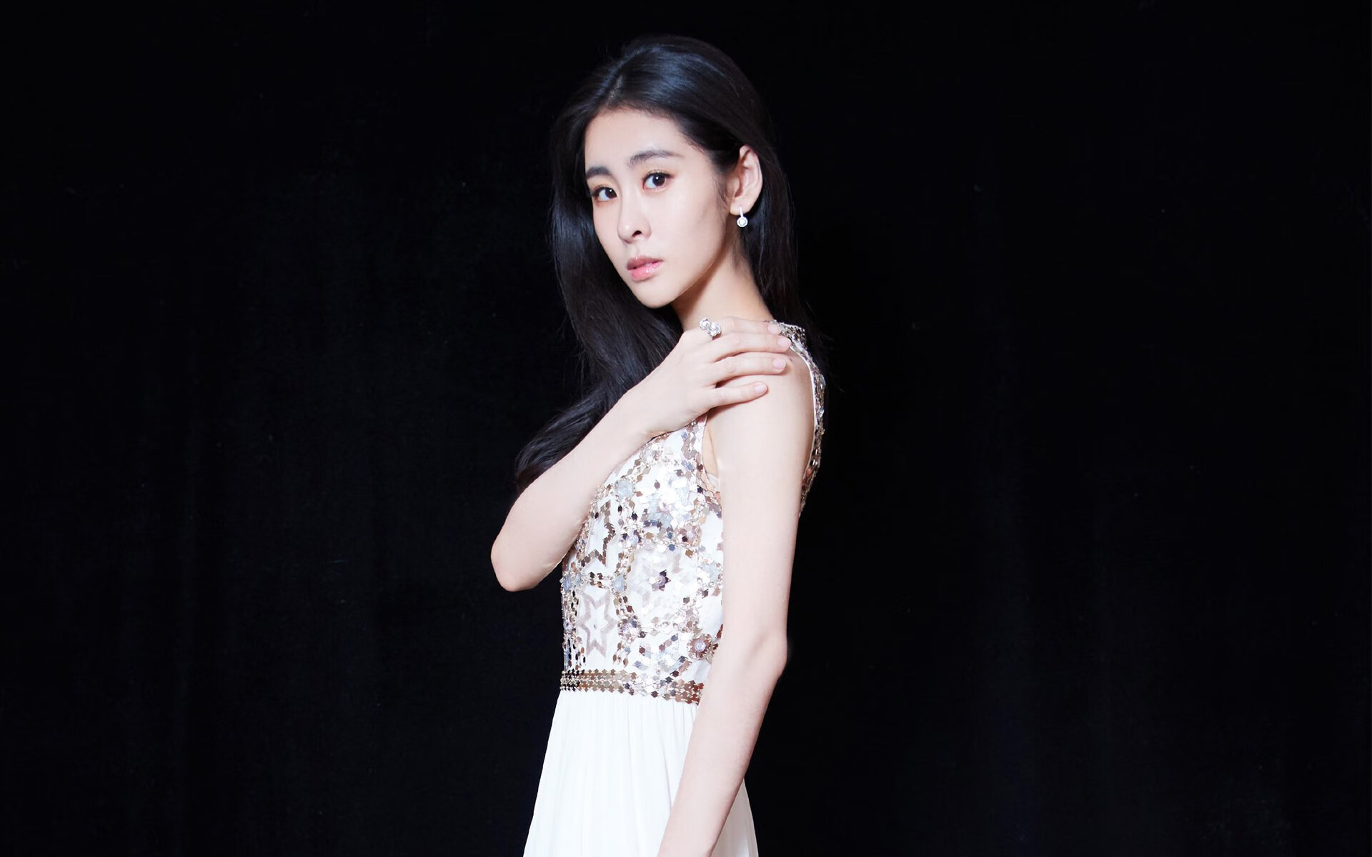 爱游戏app-“意甲战火重燃，球队拼尽全力冲锋陷阵”，意甲阵容