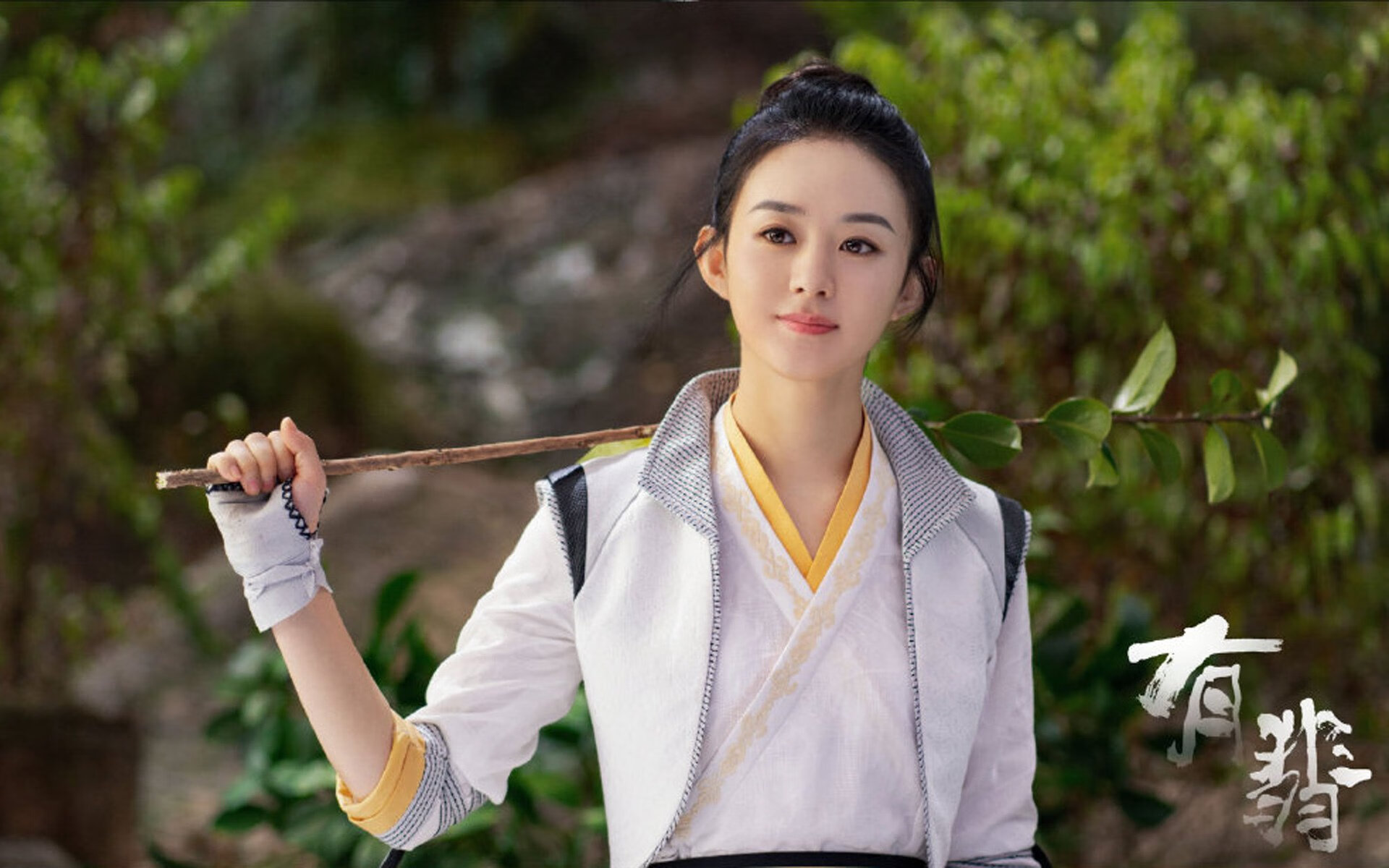 高水平足球比赛中球员防守稳固,取得胜利,足球高水平新政策