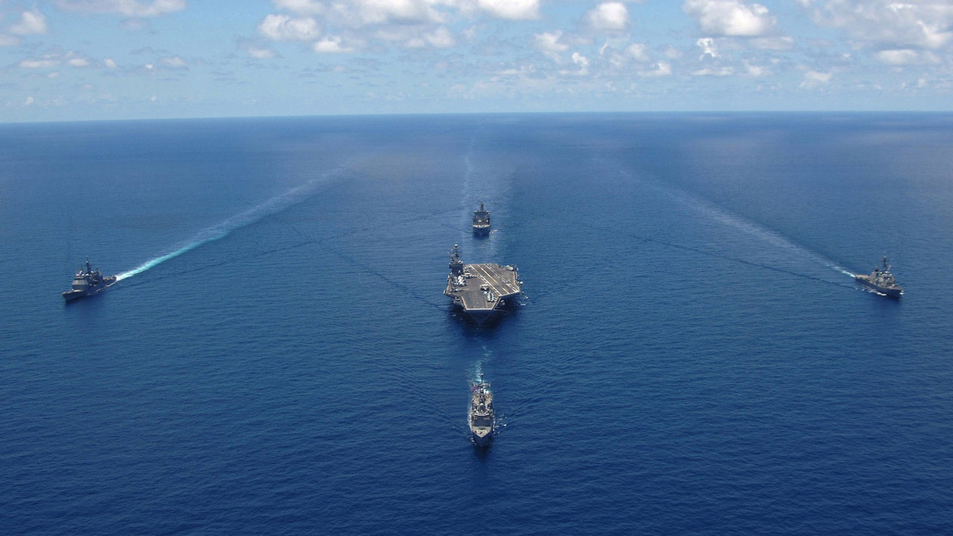 高能对抗中球场上强劲风暴蓄势待发，中锋对抗视频