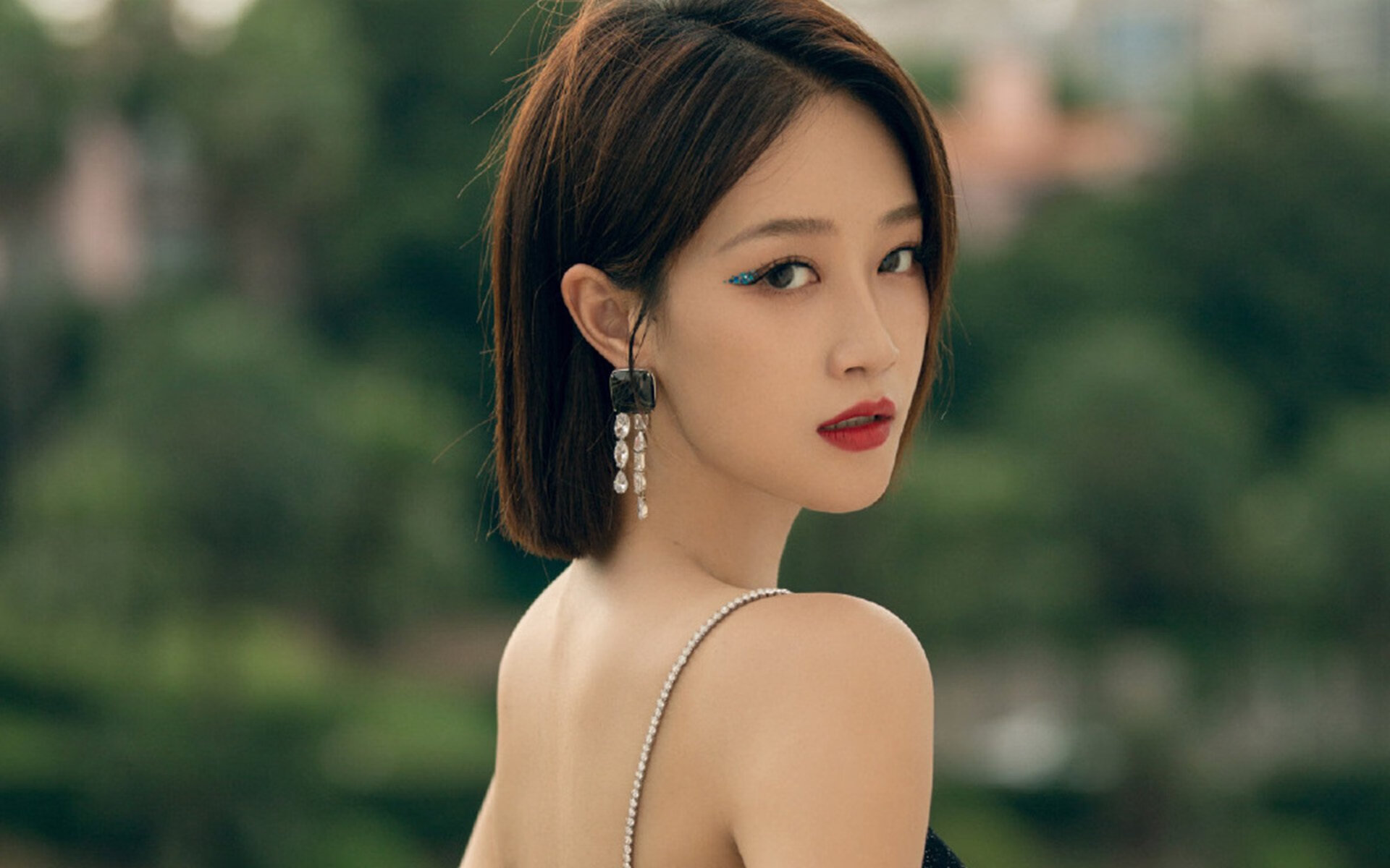 AIYOUXI.COM-德甲俱乐部在欧战抽签中遭遇强敌，晋级前景充满挑战。，德甲参考哪家欧赔